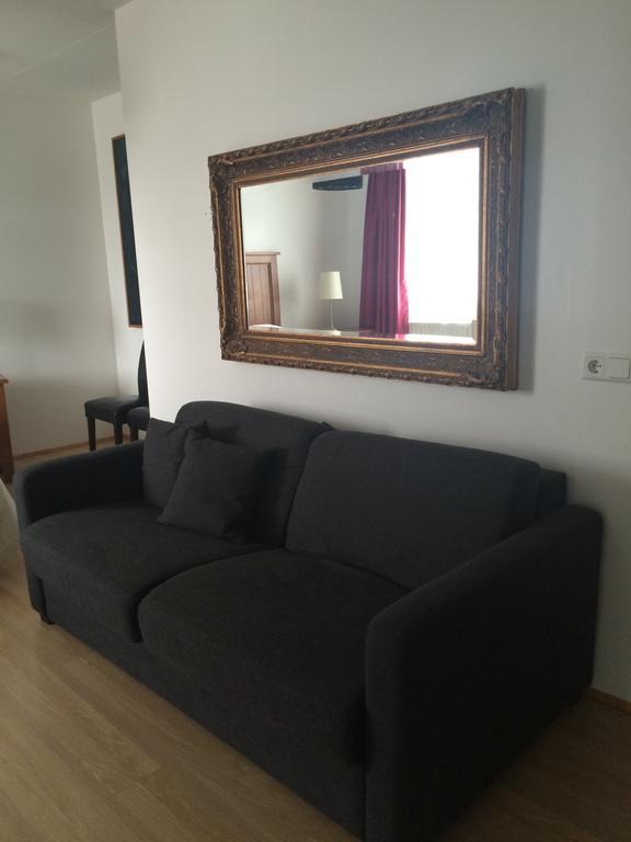 آكيورِيْري Hotel Ibudir Apartments الغرفة الصورة